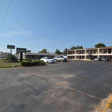 Newcastle Motel Bagian luar foto