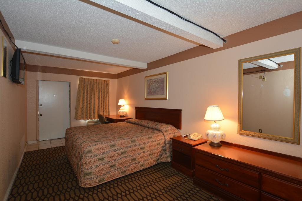Newcastle Motel Bagian luar foto